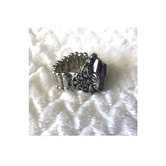 Vintage Old Amethyst Ring - Picture 8 of 11